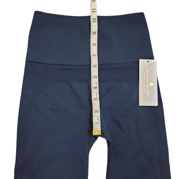 SPIRITUAL Gangster High Rise  Legging - Picture 8 of 11